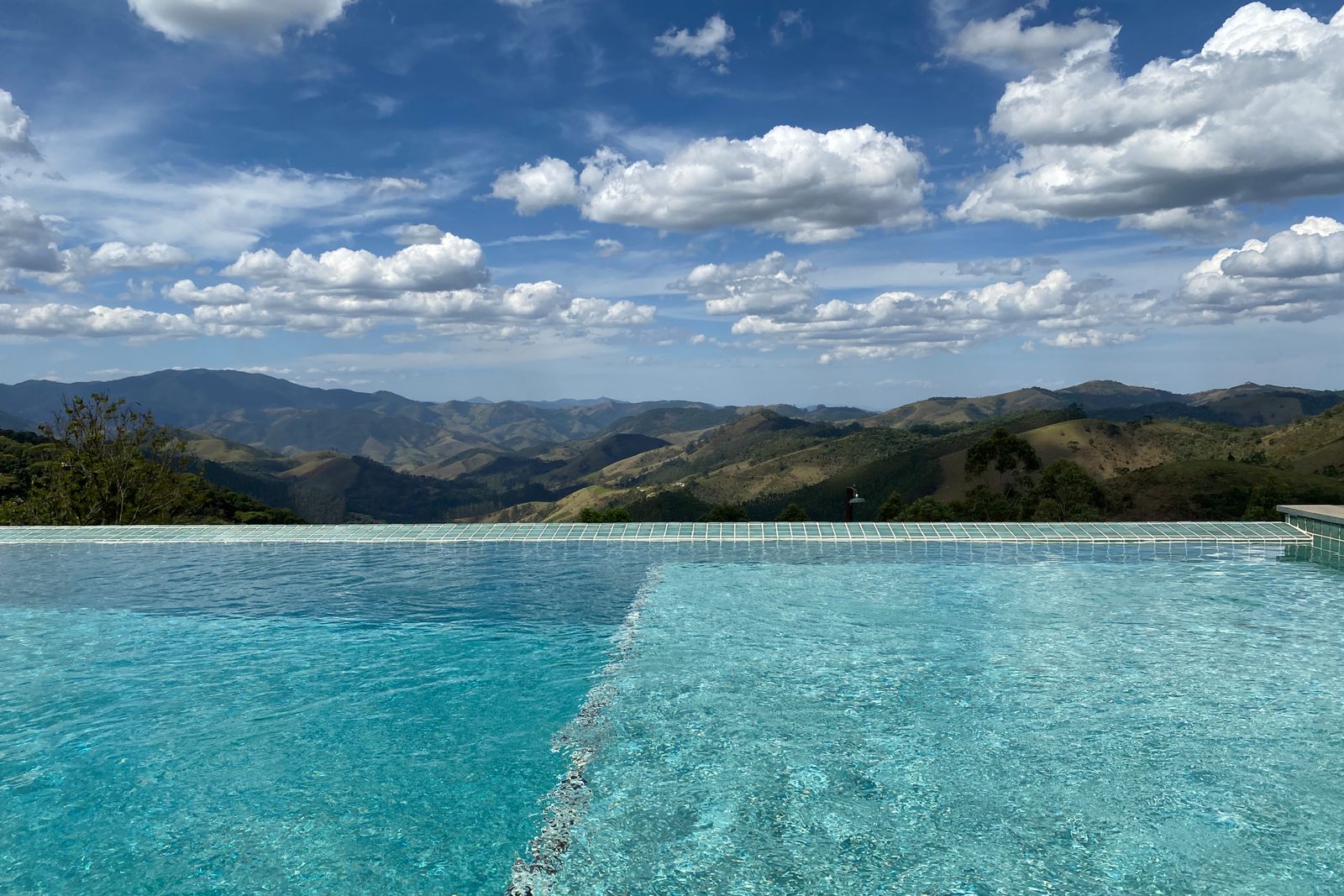 Modern Infinity-Edge Pool – San Jose